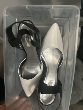 Simply Vera Vera Wang Two-Tone Pointed Toe Slingback Heels - White and Black